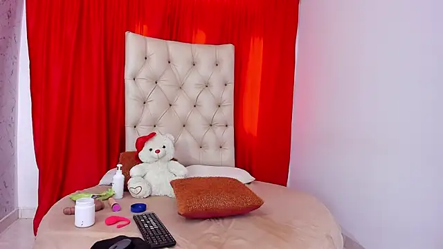 Mariana 16  online show from 11.26.25