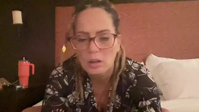 Snapshot of skarfos1babe69 chatting on 12.27.24 skarfos1babe69 online show from 12.27.24