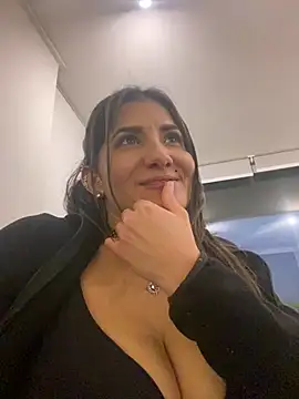 AlejandritaMilano online show from 07.24.26