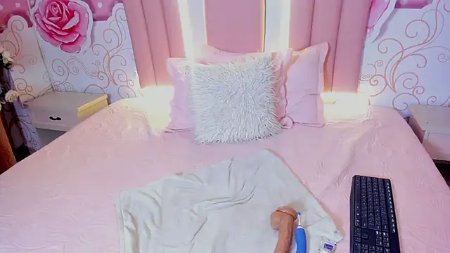 Snapshot of Lily_Martinez chatting on 01.10.25 Lily Martinez online show from 01.10.25