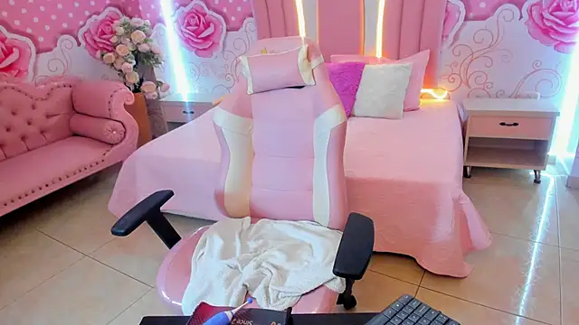 Snapshot of Lily_Martinez chatting on 01.22.25 Lily Martinez online show from 01.22.25