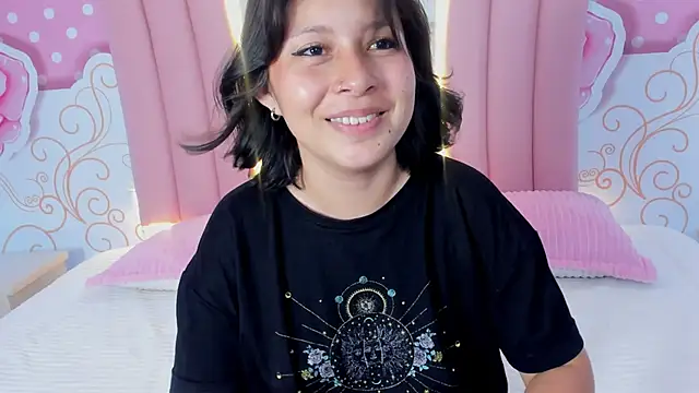 Snapshot of Lily_Martinez chatting on 03.22.25 Lily Martinez online show from 03.22.25