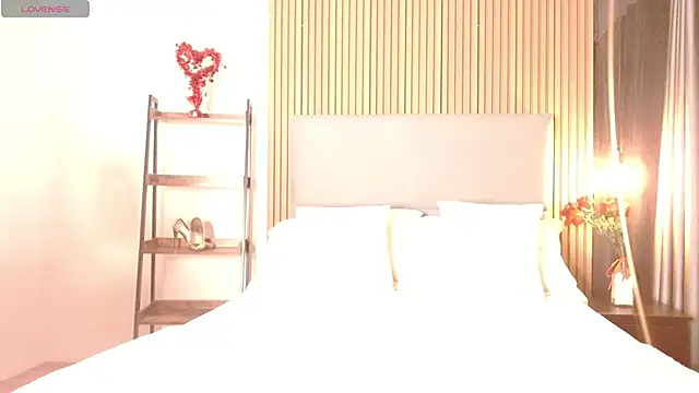 Sienna Blake  online show from 10.10.25