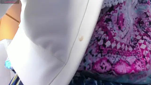 Snapshot of PerlaPreciosa chatting on 10.19.25 PerlaPreciosa online show from 10.19.25