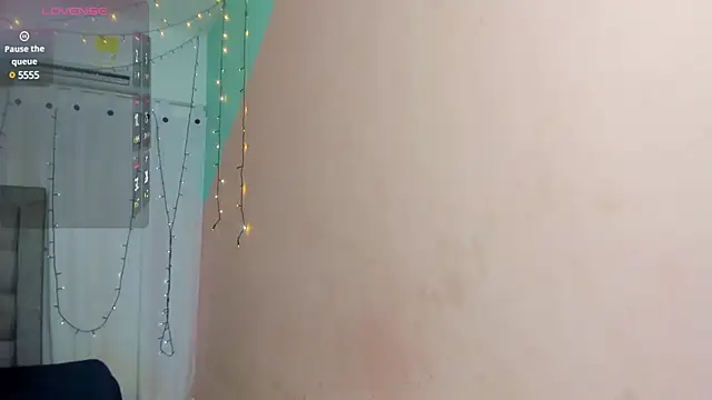 Snapshot of dani-lue chatting on 01.30.25 dani-lue online show from 01.30.25