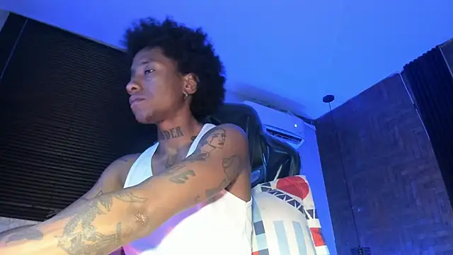 Snapshot of JhonyMiller_ chatting on 10.02.25 JhonyMiller online show from 10.02.25