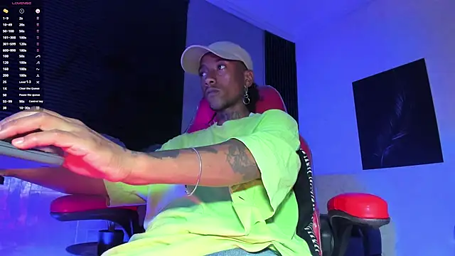 Snapshot of JhonyMiller_ chatting on 10.29.25 JhonyMiller online show from 10.29.25