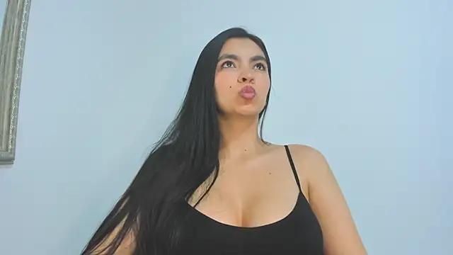 Snapshot of nathyy_garcia chatting on 10.31.25 nathyy garcia online show from 10.31.25