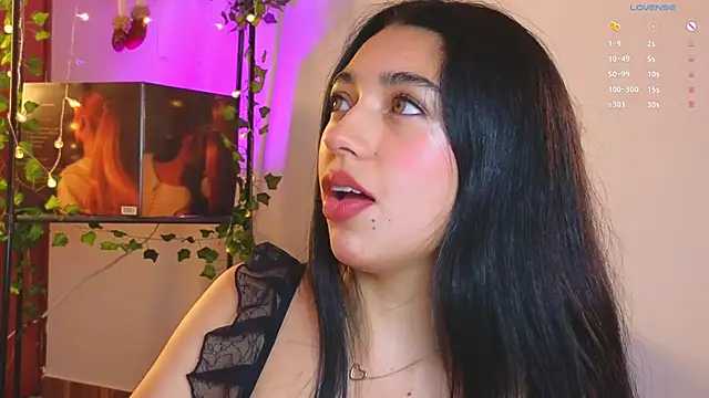 Snapshot of Sweet_Nyx chatting on 12.29.24 Sweet Nyx online show from 12.29.24