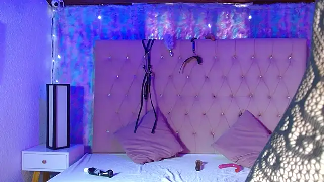 Chlooe Zoe online show from 02.14.25