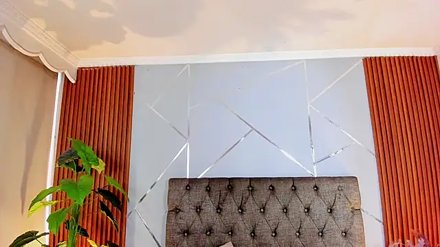 charlottee white online show from 12.16.25