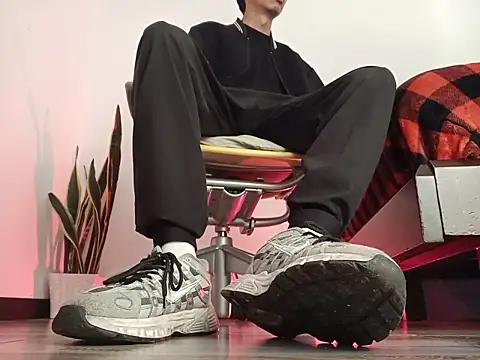 Snapshot of codysmith chatting on 10.20.25 codysmith online show from 10.20.25