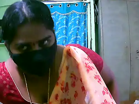 Snapshot of telugu_indhu_0001 chatting on 11.14.25 telugu indhu 0001 online show from 11.14.25