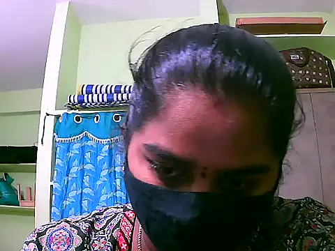 Snapshot of telugu_indhu_0001 chatting on 11.17.25 telugu indhu 0001 online show from 11.17.25