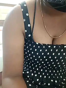 Snapshot of Tamilbigboobie chatting on 02.12.25 Tamilbigboobie online show from 02.12.25