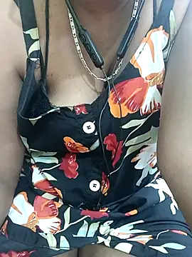 Snapshot of Tamilbigboobie chatting on 03.06.25 Tamilbigboobie online show from 03.06.25