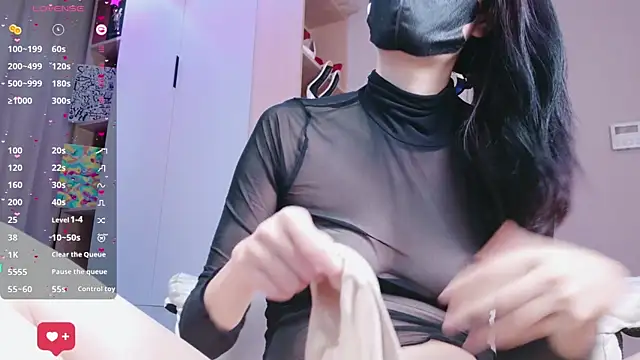 Snapshot of Sweet-521 chatting on 10.13.25 Sweet-521 online show from 10.13.25