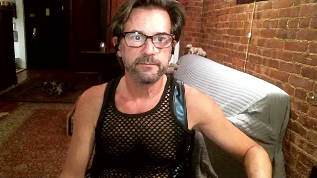 Johnny Bottoms online show from 12.04.25