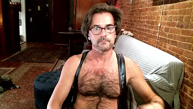 Johnny Bottoms online show from 12.18.25