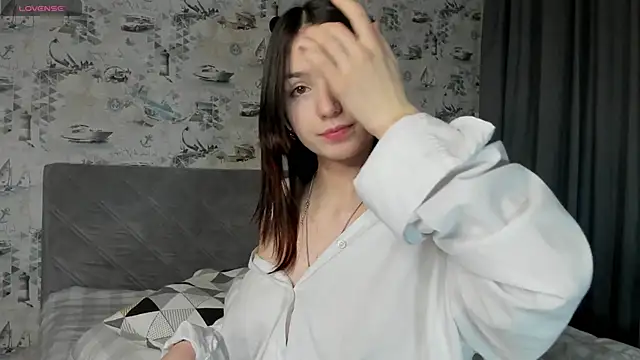 LilianGrindle online show from 03.21.25