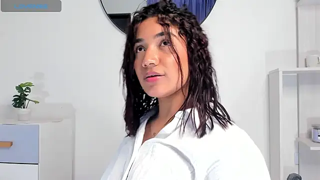 martina roldam online show from 12.28.24