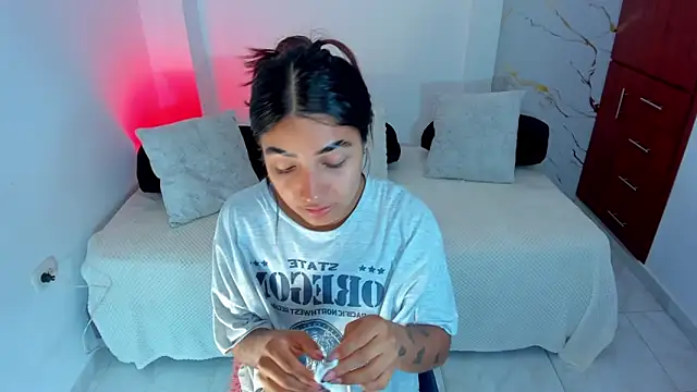 martina roldam online show from 04.18.26