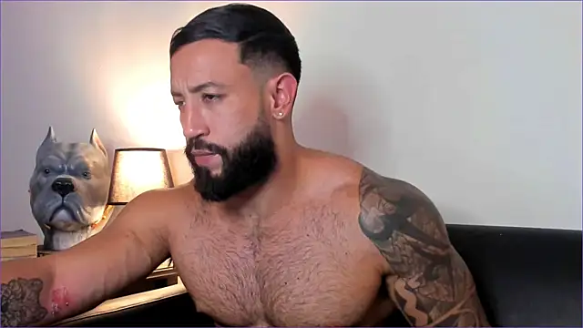 Snapshot of BradLeon_ chatting on 09.18.25 BradLeon online show from 09.18.25