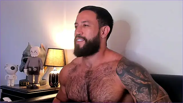 Snapshot of BradLeon_ chatting on 11.27.25 BradLeon online show from 11.27.25