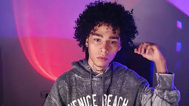 Snapshot of seven7xis chatting on 01.25.25 seven7xis online show from 01.25.25