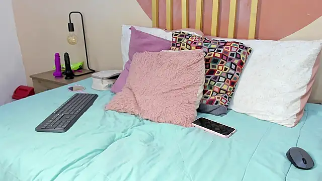 Snapshot of Nicole_Angels_ chatting on 05.16.26 Nicole Angels online show from 05.16.26