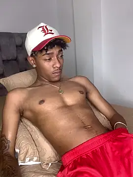 Snapshot of Boy_cock18 chatting on 01.19.25 Boy cock18 online show from 01.19.25