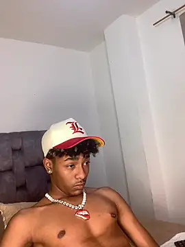 Snapshot of Boy_cock18 chatting on 01.21.25 Boy cock18 online show from 01.21.25