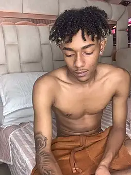 Snapshot of Boy_cock18 chatting on 02.10.25 Boy cock18 online show from 02.10.25