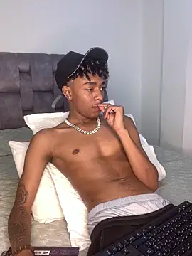 Snapshot of Boy_cock18 chatting on 02.12.25 Boy cock18 online show from 02.12.25