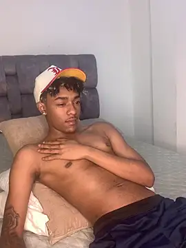 Snapshot of Boy_cock18 chatting on 02.16.25 Boy cock18 online show from 02.16.25