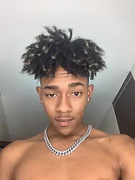 Snapshot of Boy_cock18 chatting on 02.26.25 Boy cock18 online show from 02.26.25