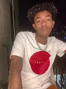 Snapshot of Boy_cock18 chatting on 03.06.25 Boy cock18 online show from 03.06.25