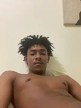 Snapshot of Boy_cock18 chatting on 09.13.25 Boy cock18 online show from 09.13.25