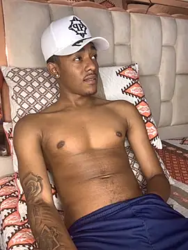 Snapshot of Boy_cock18 chatting on 10.25.25 Boy cock18 online show from 10.25.25