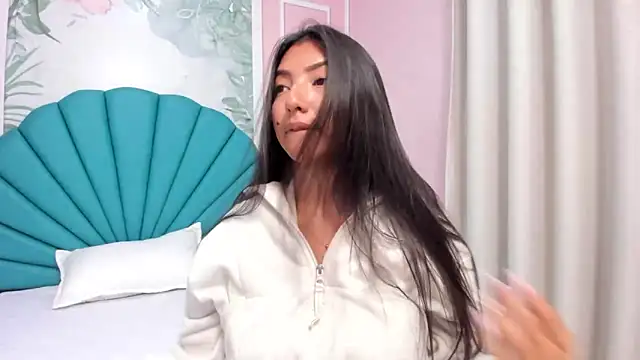 Daphne Fox  online show from 03.01.25