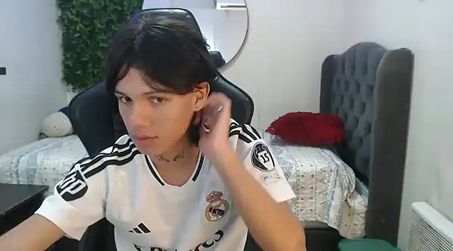 Snapshot of andy_dan18 chatting on 01.14.25 andy dan18 online show from 01.14.25