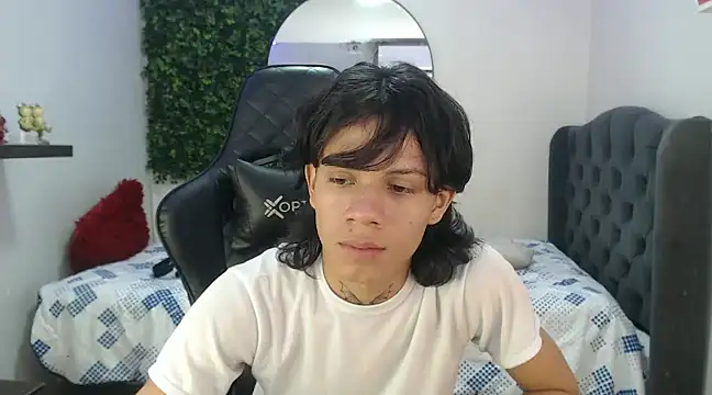 Snapshot of andy_dan18 chatting on 01.31.25 andy dan18 online show from 01.31.25