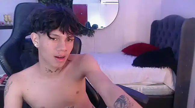 Snapshot of andy_dan18 chatting on 02.24.25 andy dan18 online show from 02.24.25