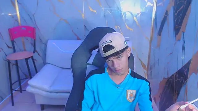 Snapshot of andy_dan18 chatting on 10.09.25 andy dan18 online show from 10.09.25