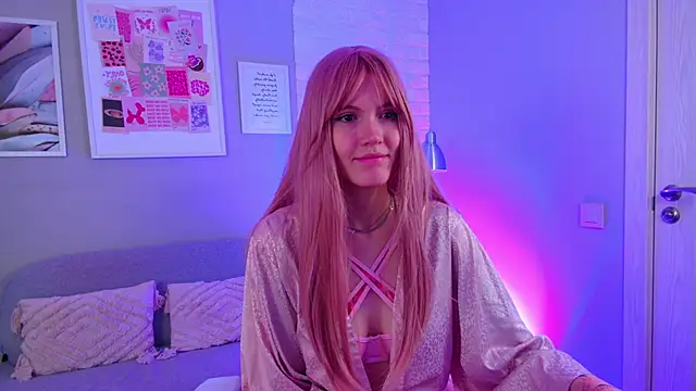 Snapshot of NellieLoyns chatting on 02.04.25 NellieLoyns online show from 02.04.25