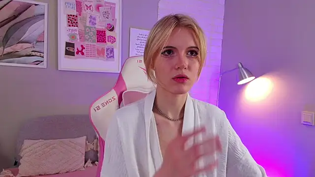 Snapshot of NellieLoyns chatting on 03.13.25 NellieLoyns online show from 03.13.25