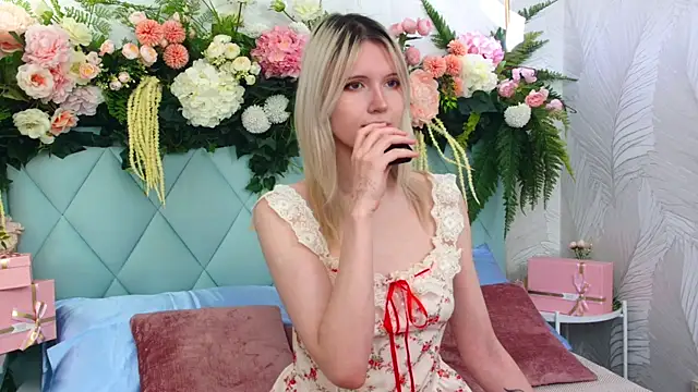 NellieLoyns online show from 12.22.25