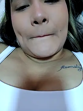 MiaLaurents online show from 01.07.25