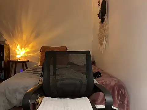 leahsparkles online show from 09.30.25