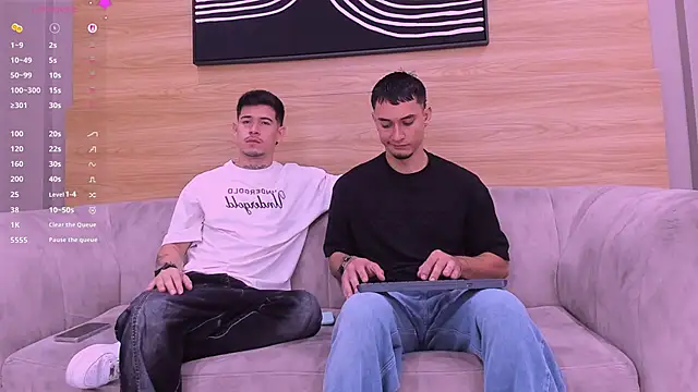 Snapshot of hell_twink chatting on 06.04.26 hell twink online show from 06.04.26